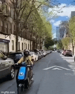 "Снимаешь меня?"