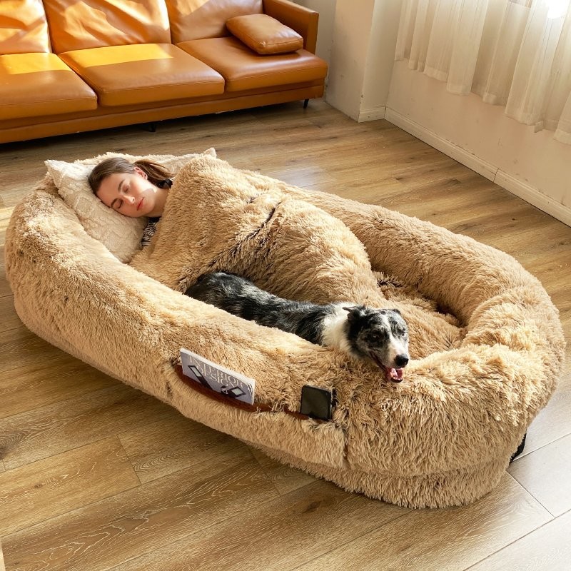 1. Огромный лежак для собаки