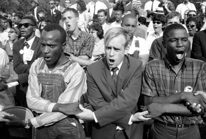 1. Белые протестующие присоединились к "маршу на Вашингтон за рабочие места и свободу", август1963 года