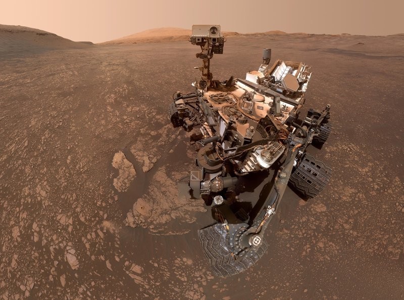 На Марсе разбился корабль пришельцев? Curiosity нашел загадочный объект