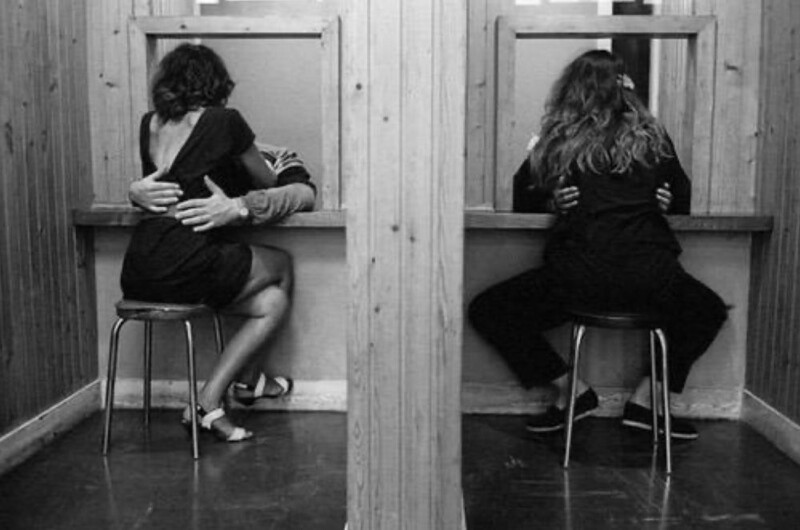 6. Женщины на свидании в тюрьме, 1989 год