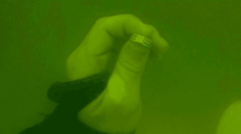 Аквалангист нашел на дне озера кольцо стоимостью 9500 долларов