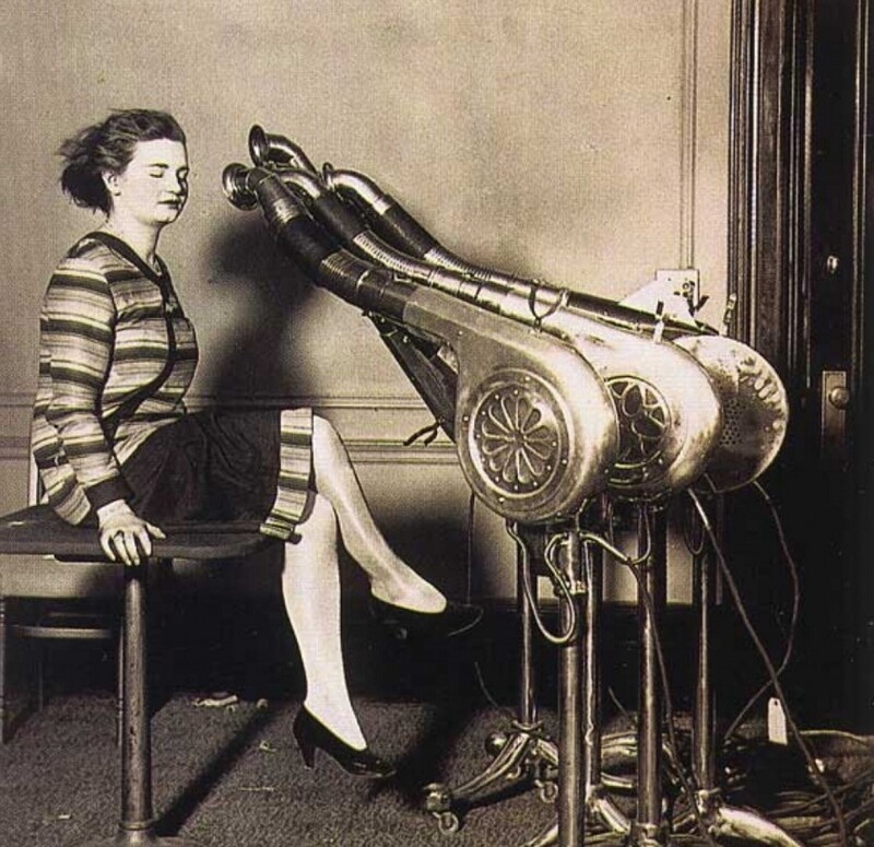 12. Первые фены для волос были тяжелыми и сложными, 1920 год