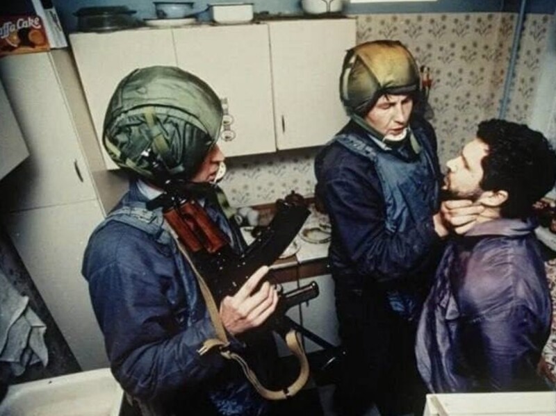 Криминальная Россия 1990-х. Настоящие кадры  жизни различных ОПГ