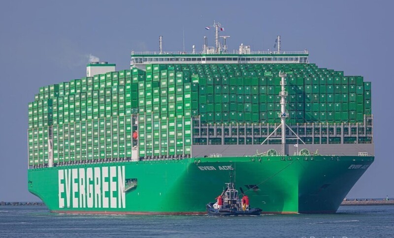 3. Самый большой в мире контейнеровоз