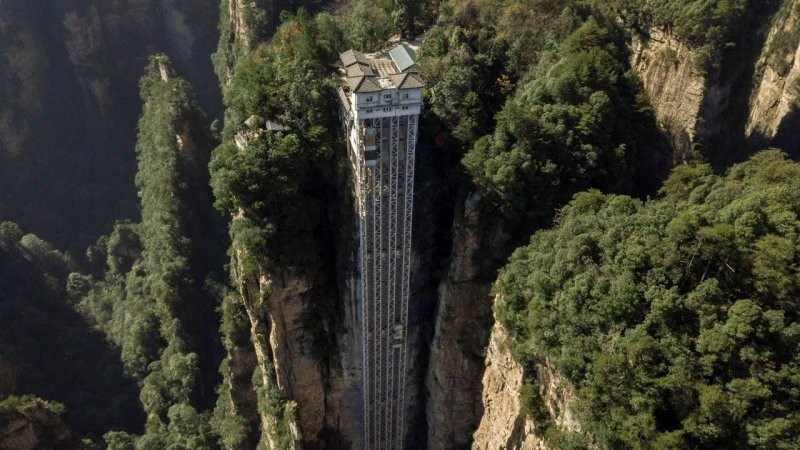 41. Лифт Байлун - самый высокий открытый подъемник в мире