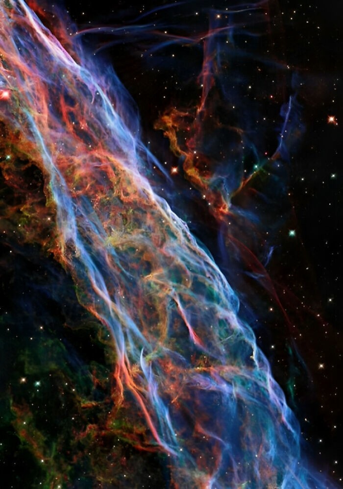 5. Туманность Вуаль в высоком разрешении, изображение получено от телескопа «Хаббл»