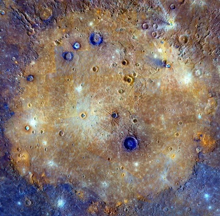 14. Самое чёткое изображение поверхности Меркурия