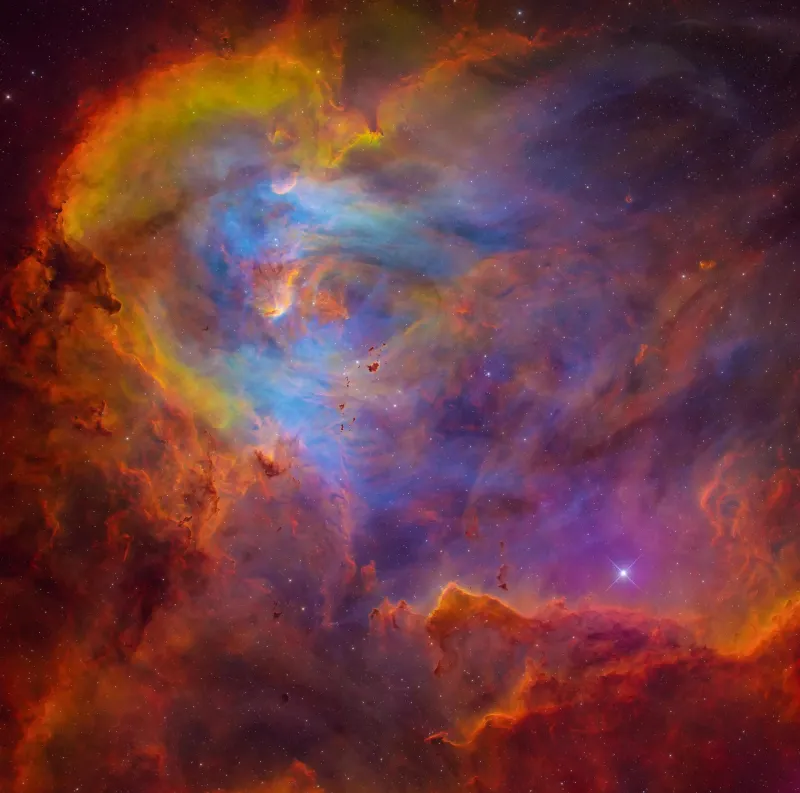 2. Туманность "Бегущий цыпленок", или IC 2944, расположенная в созвездии Центавра. Фотограф - Runwei Xu