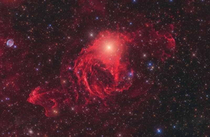 13. Газовая оболочка вокруг двойной звездной системы YY Гидры. Фотограф - Marcel Drechsler