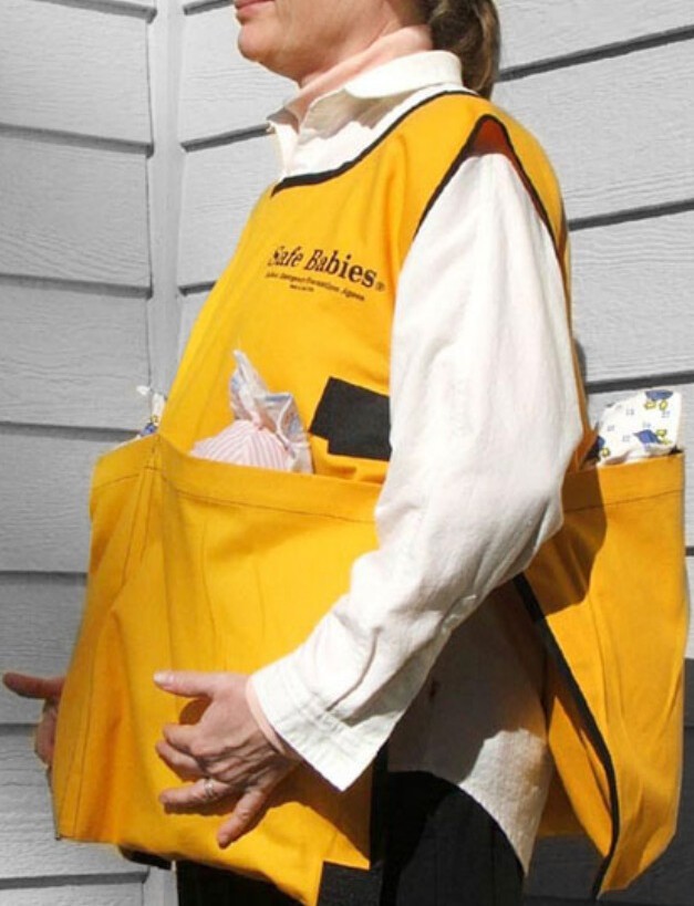 17. Baby Vest — жилет для спасения младенцев в детской больнице на случай экстренной эвакуации. В него помещается шесть карапузов