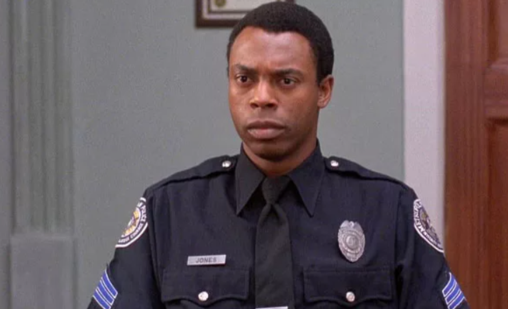 Темнокожий полицейский. Michael Winslow Полицейская Академия.