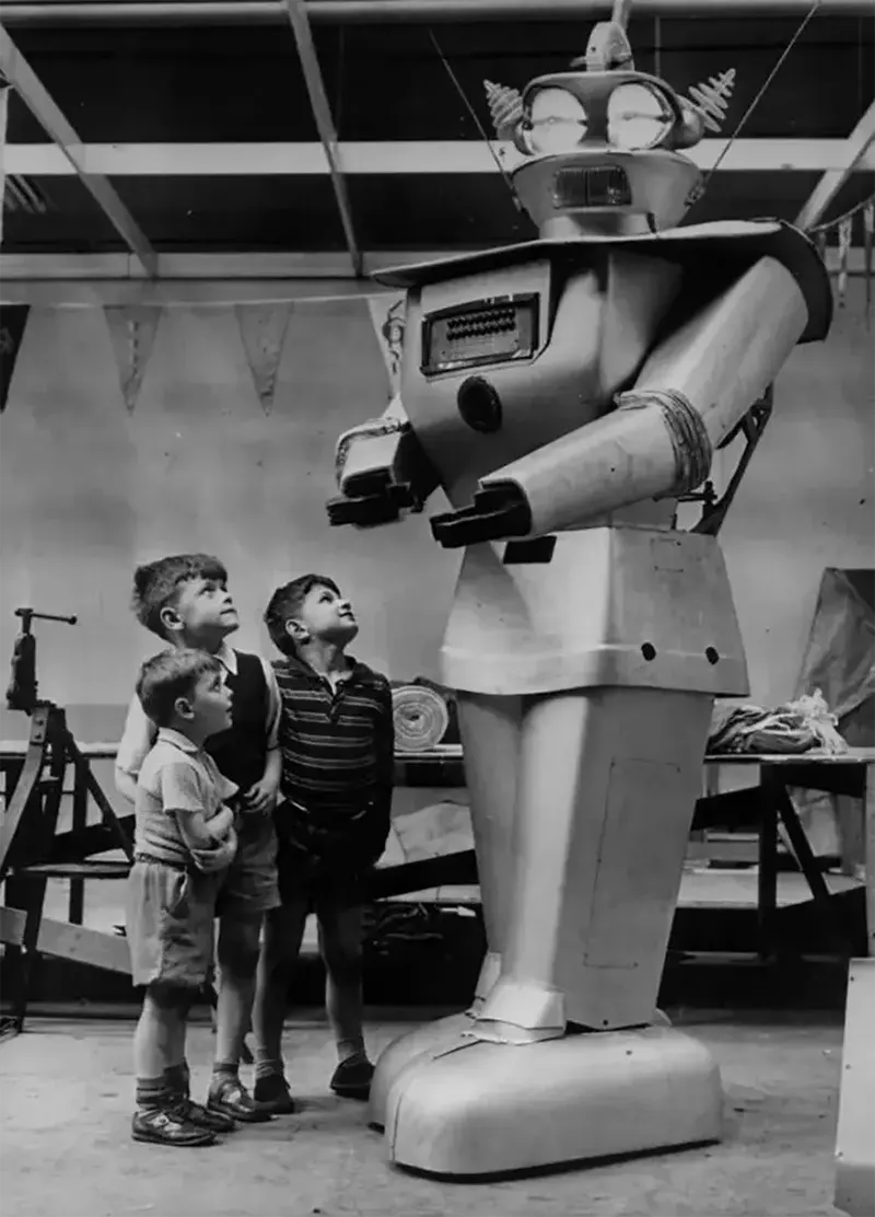 Первые прототипы роботов