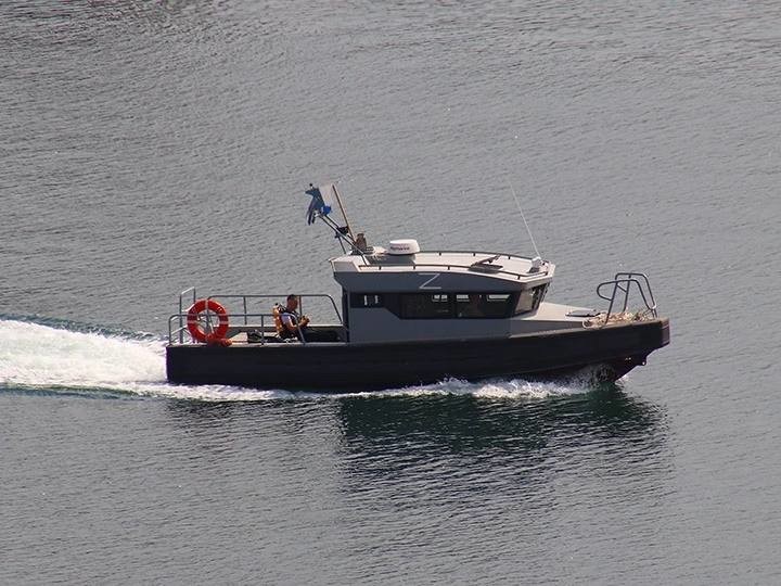 Рейдовый катер РК-163 ЧФ РФ на ходу в бухте Севастополя