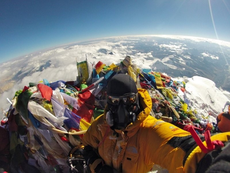 14. Горы мусора на Эвересте