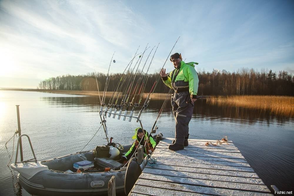 Рыбалка на озере можно. Озеро Онега рыбалка. Рыбалка в Карелии на Онежском озере. Рыбы Онежского озера. Рыбалка в Петрозаводске на Онежском озере.