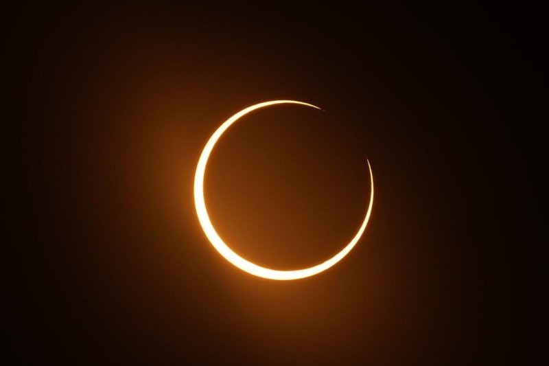 NASA выложило кадры редкого «кольцеобразного» затмения Солнца