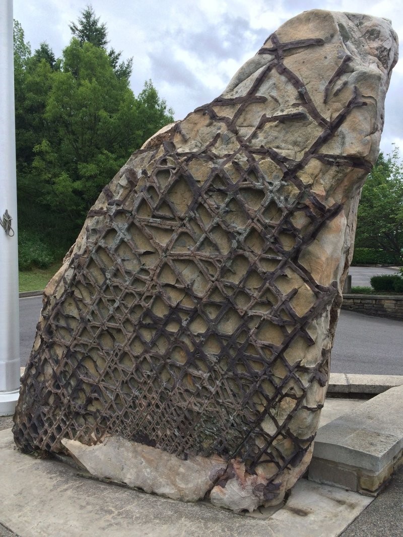 Вафельный камень озера Дженнингс – талант древних, креатив инопланетян или шутки высших сил?