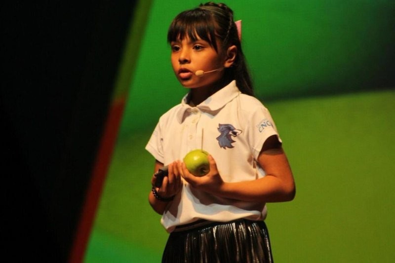 5. Над 9-летней мексиканской девочкой с аутизмом издевались в школе и называли "чудачкой". Оказалось, ее IQ выше, чем у Эйнштейна и Стивена Хокинга