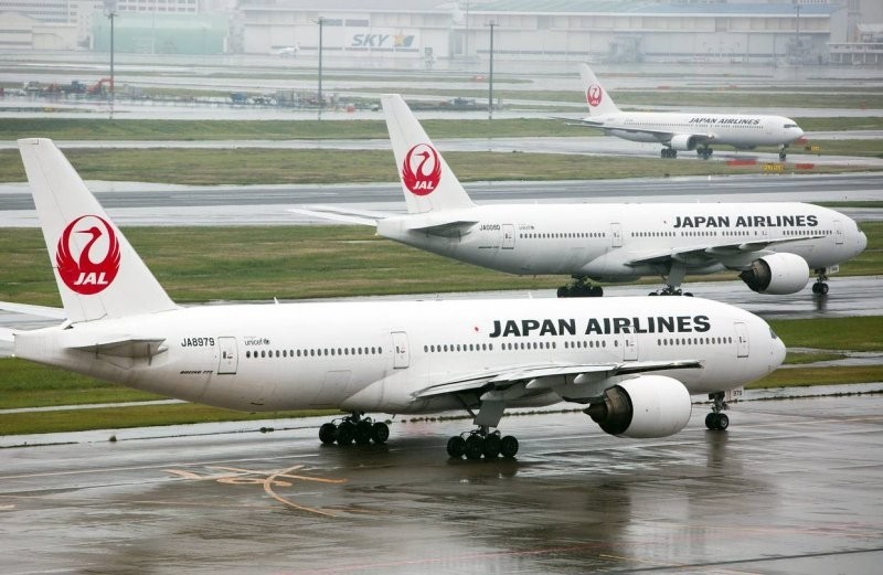 В Японии самолёт с командой сумоистов не смог взлететь из-за перевеса