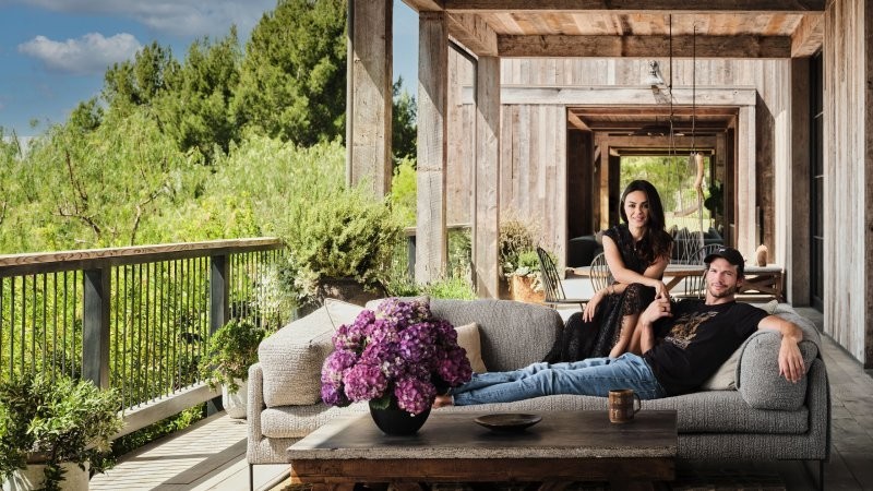 2. Фермерский домик Эштона Катчера и Милы Кунис в Калифорнии, ориентировочная цена - 8-14 млн долларов