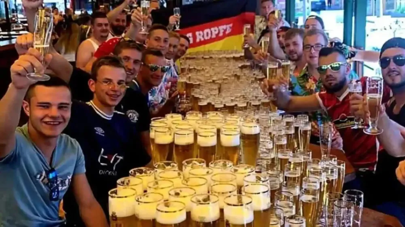 Немцы в Испании побили мировой рекорд по “Пьяному туризму”