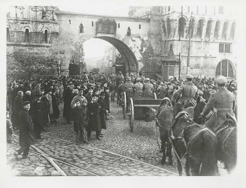 Фото 1918 года. Москва 1918 год. 7 Ноября 1918 года в Москве. Кремль 1918. Москва 1918 год революция.