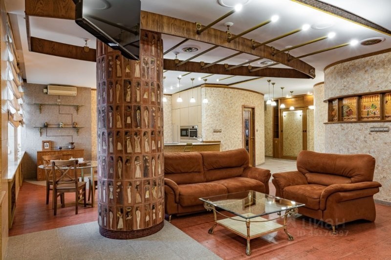 В Новосибирске предлагают снять квартиру в египетском стиле — за нее просят 150 тысяч в месяц