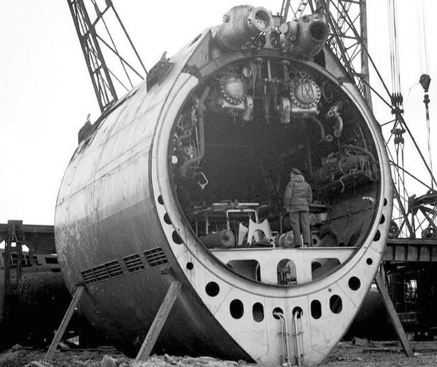 2. Двигатель подводной лодки