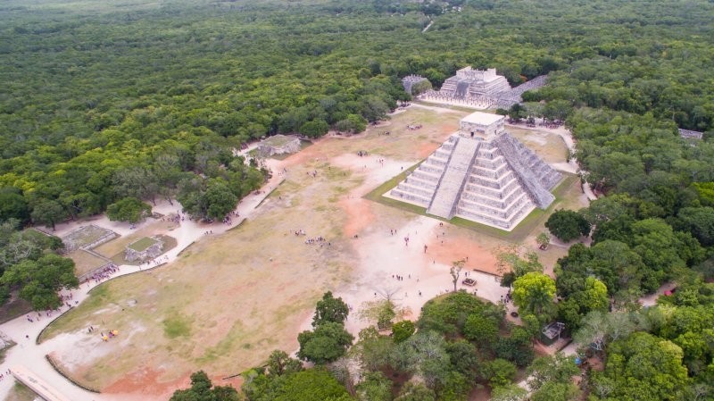 В Чичен-Ице обнаружена уникальная статуя воина майя
