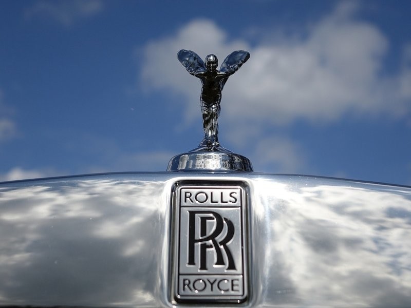 «Дух экстаза»: что за женщина на капотах Rolls-Royce