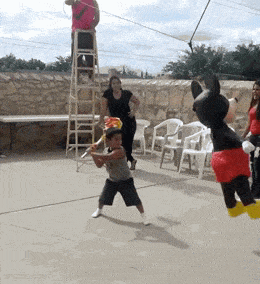 Нашел грушу для битья