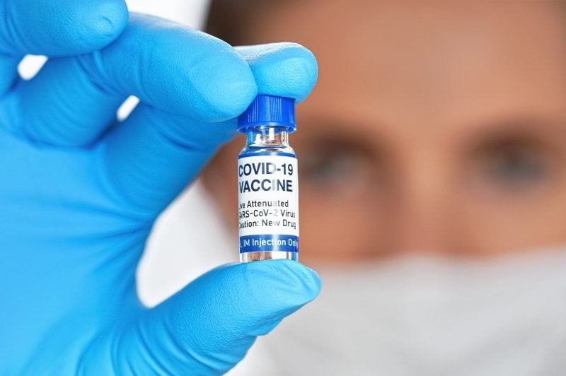 Компания Pfizer требует с Польши 1,5 млрд долларов за отказ от вакцины против коронавируса