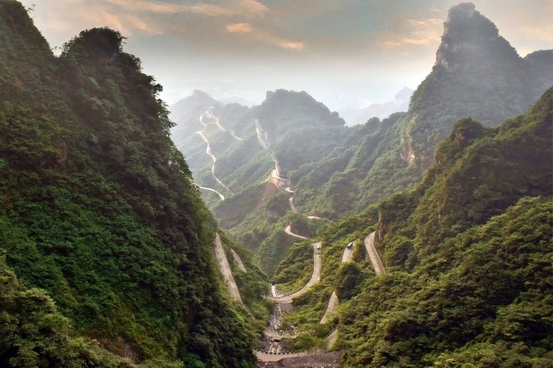 Дорога в облака: удивительное китайское шоссе Тунтянь