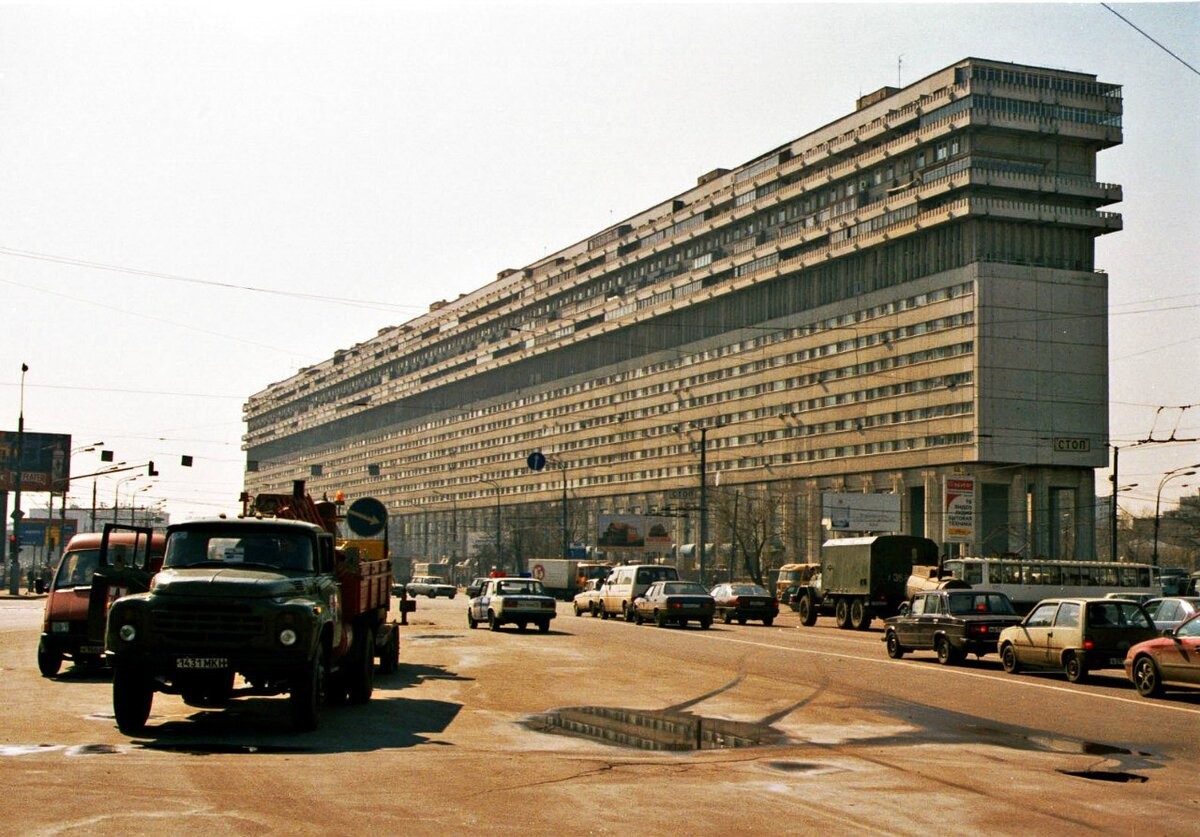 Дом корабль в москве. Метро Тульская дом корабль. Дом-корабль на большой Тульской. «Дом атомщиков» на Тульской (большая Тульская улица, 2). Дом корабль на Тульской 80е.