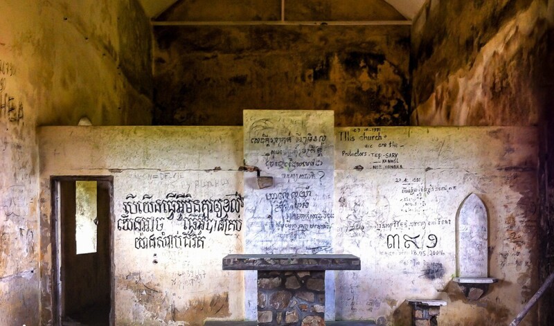 Очарование роскошного заброшенного отеля, затерявшегося в джунглях Камбоджи