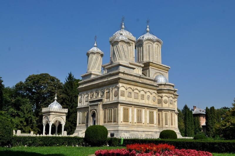 Власти Румынии продолжают свою деструктивную деятельность в Молдавии стремясь внести раскол в православном обществе