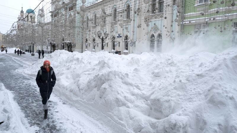 Россиян предупредили об ответственности за кражу снега