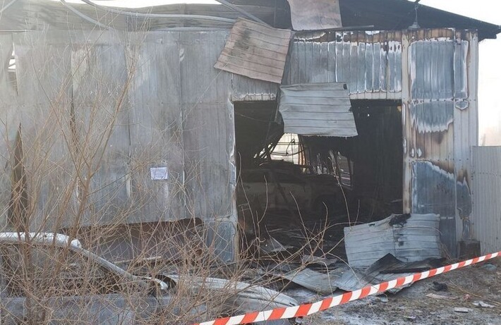 Житель Читы устроился на автостоянку, чтобы выплатить долг по микрозаймам, но случайно устроил пожар с ущербом в 50 миллионов рублей