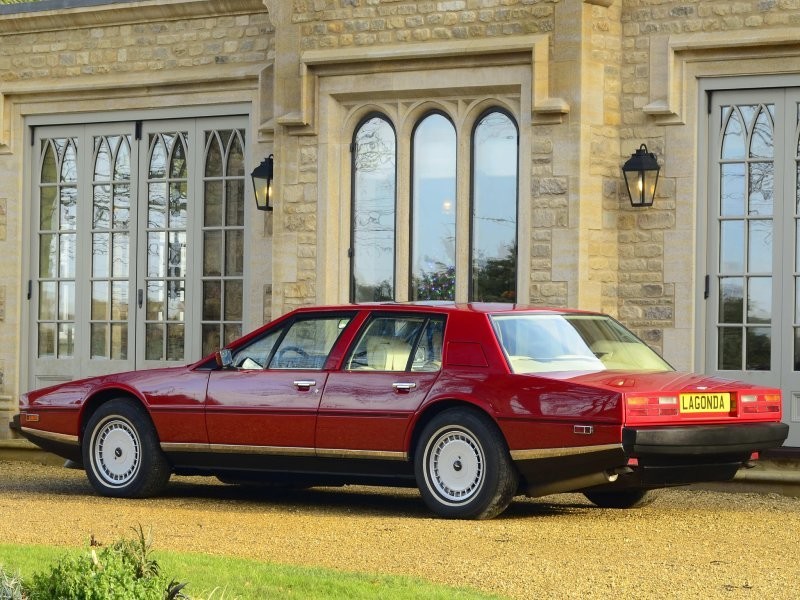 Aston Martin Lagonda: самая странная люксовая машина в истории