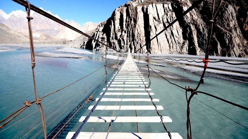 Мост Хуссаини – прогулка над бездной
