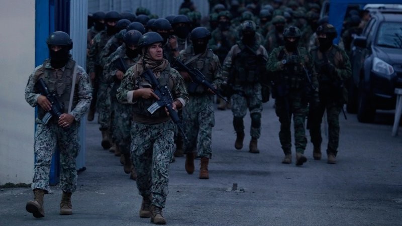 Хаос в Эквадоре. Картели объявили войну полиции