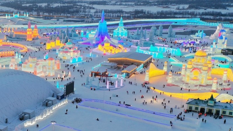 Город изо льда и снега в Китае установил мировой рекорд