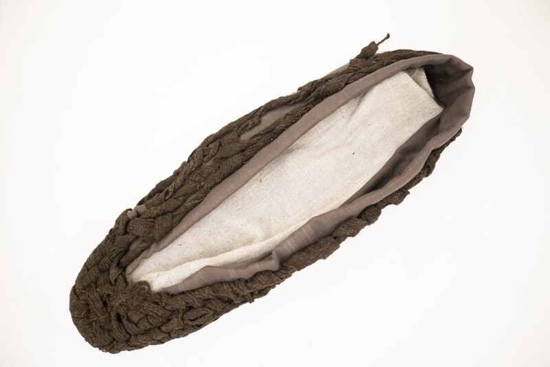 "Древние подкрадули". Московские реставраторы восстановили обувь XVIII–XIX веков⁠⁠