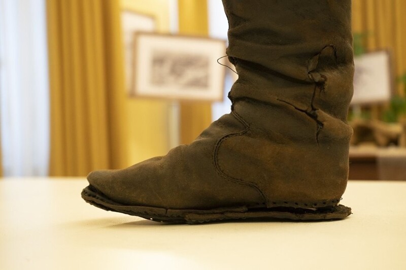 "Древние подкрадули". Московские реставраторы восстановили обувь XVIII–XIX веков⁠⁠