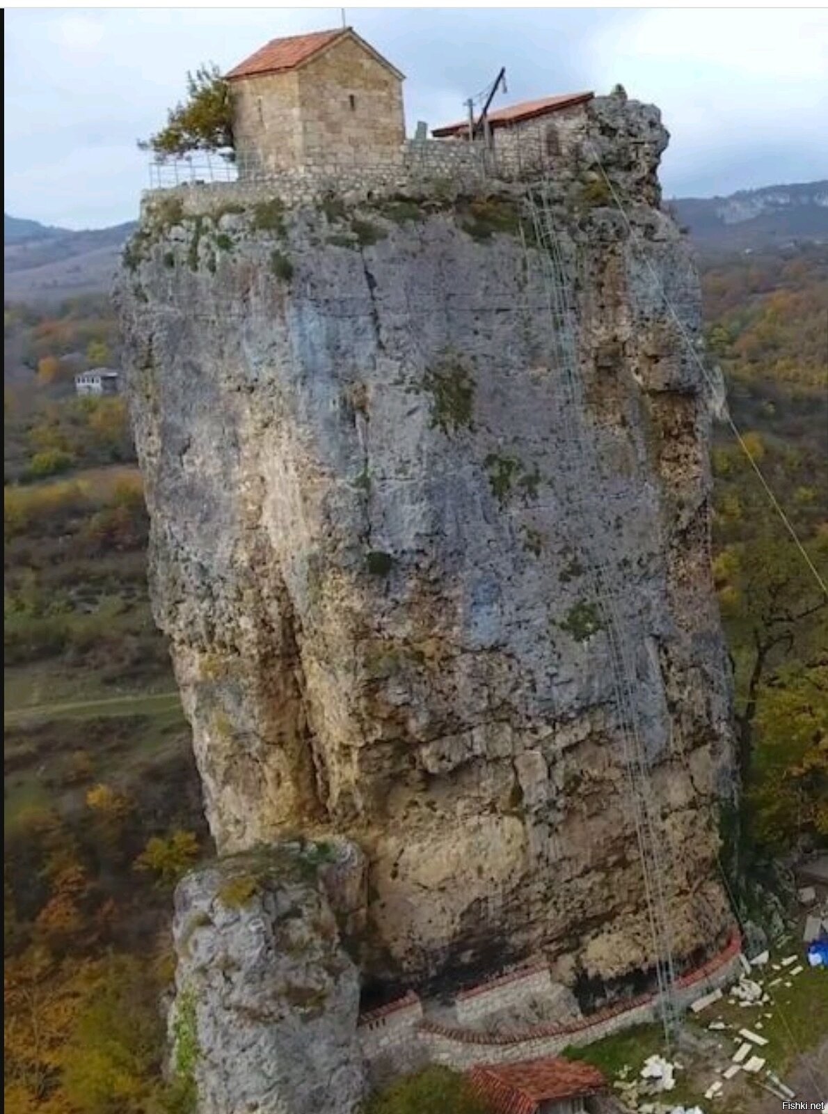 Кацхи столп осенью