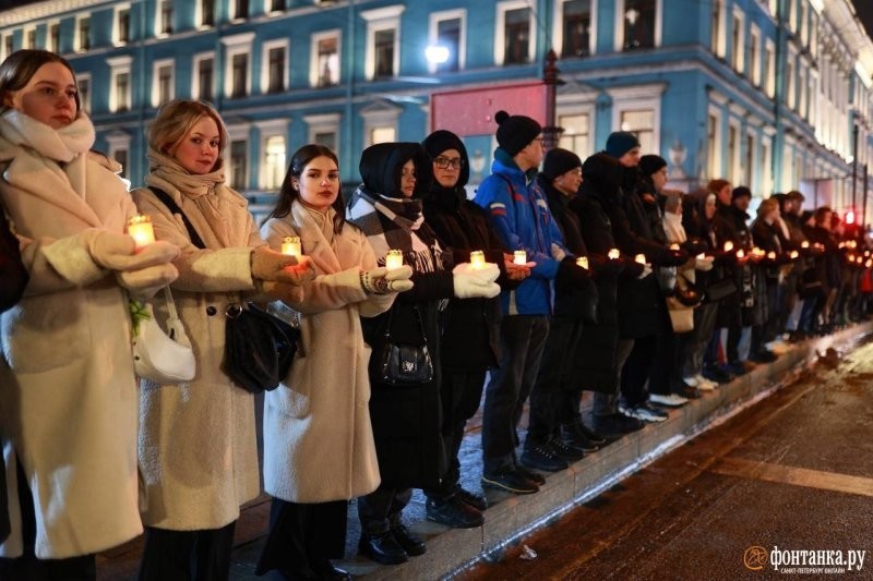 «Свеча памяти». На Невском в День снятия блокады - живая цепь