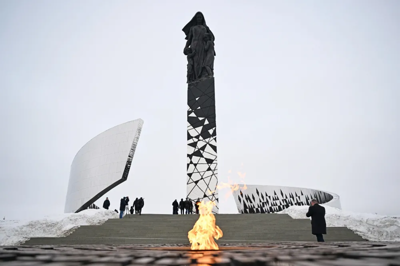 Лагеря системы ДУЛАГ: памятник под Гатчиной снимает печать с подцензурной советской темы