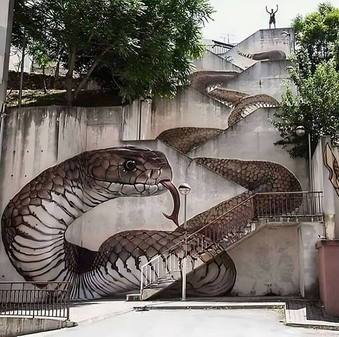 Граффити змея. Уникальные лестницы. Граффити со змеями. 3д граффити.