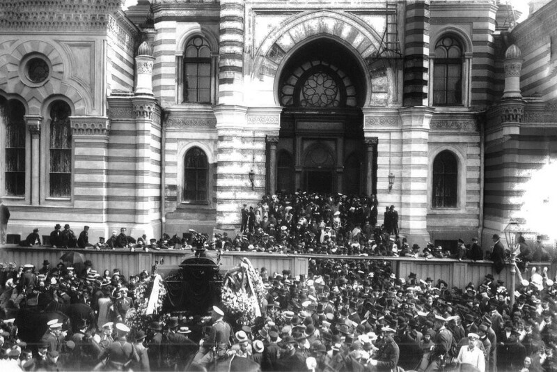  Похороны Антокольского в синагоге